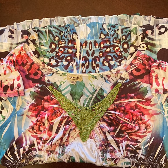 One World women’s long blouse, ruffled hem fitted bust flutter cap sleeves EUC - Picture 3 of 6